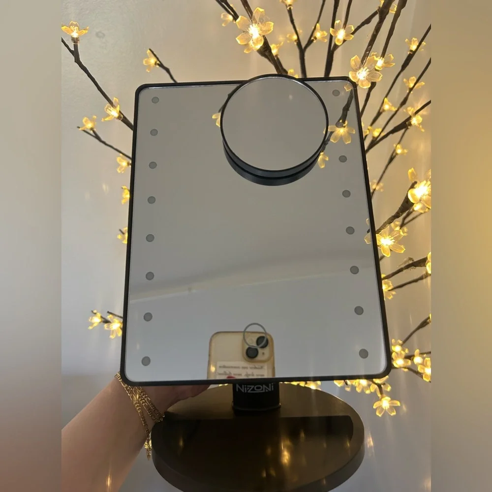 Light up vanity mirror